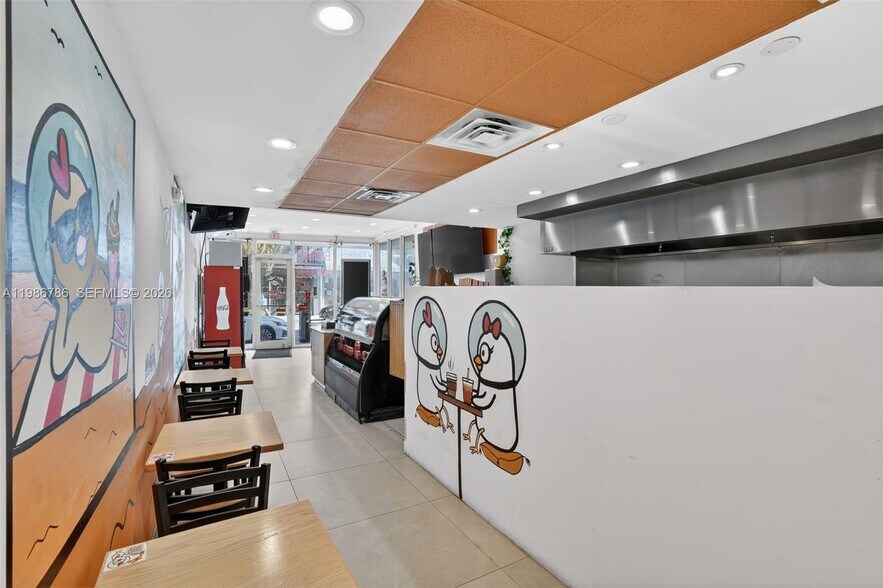 3134-3150 NE 9th St, Fort Lauderdale, FL à louer - Photo de l’immeuble – Image 3 sur 6