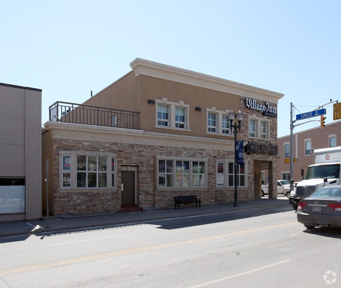 2 Holland St E, Bradford West Gwillimbury, ON à louer - Photo principale – Image 1 sur 2