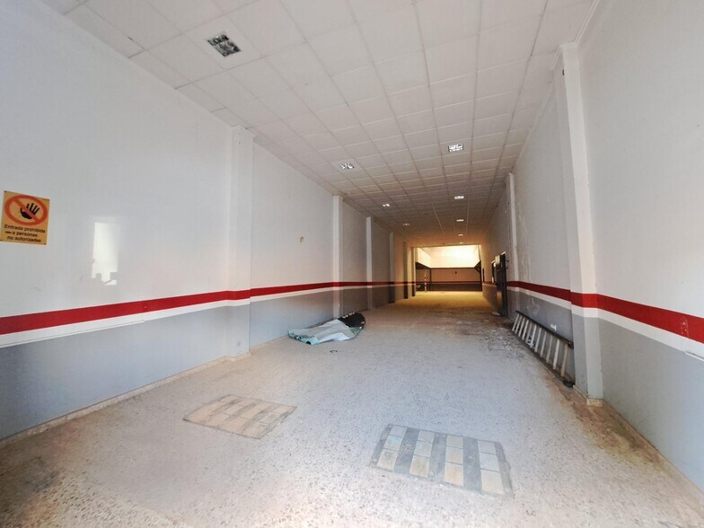 Local commercial dans València à louer - Photo de l’immeuble – Image 2 sur 15