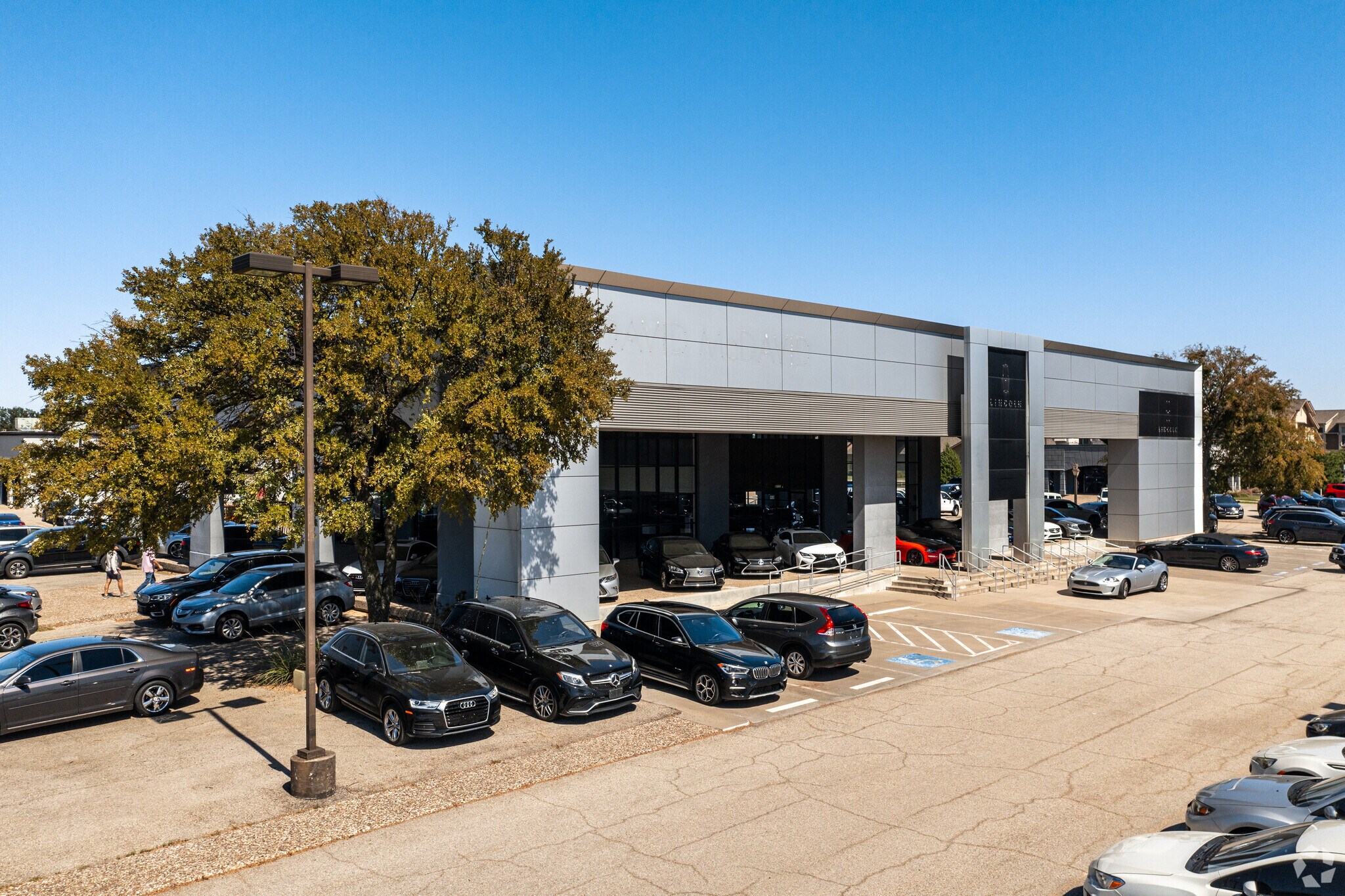 3333 W Plano Pky, Plano, TX à louer Photo principale– Image 1 sur 9