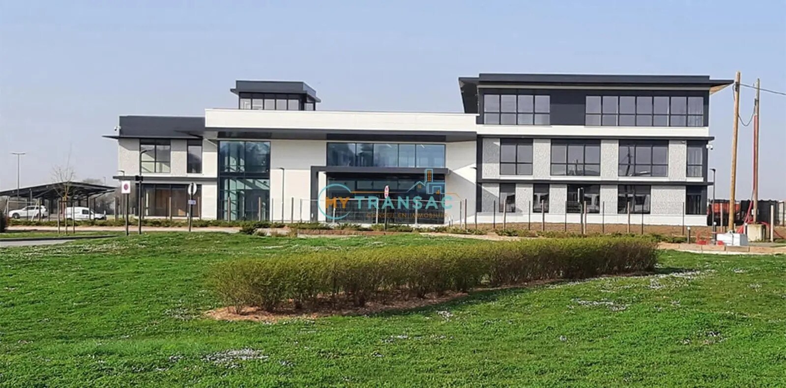 Local d'activités dans Varennes-Jarcy à vendre Photo de l’immeuble– Image 1 sur 8