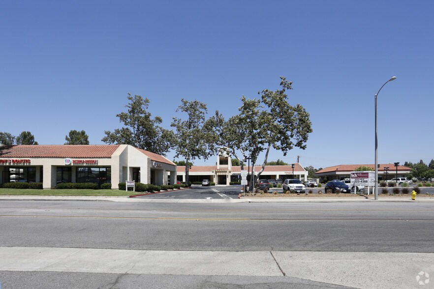 2315-2405 Michael Dr, Newbury Park, CA à louer - Photo de l’immeuble – Image 2 sur 4