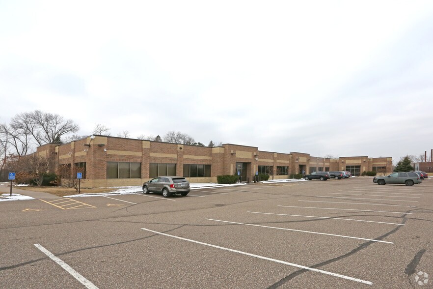 1180 Centre Pointe Cir, Mendota Heights, MN à vendre - Photo de l’immeuble – Image 1 sur 6