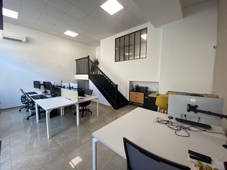Immeuble residentiel dans Marseille à vendre - Photo intérieure – Image 2 sur 6