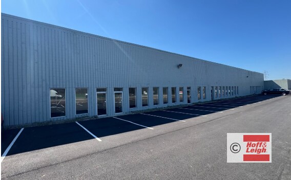 525 Kennedy Rd, Akron, OH à vendre Photo principale– Image 1 sur 9