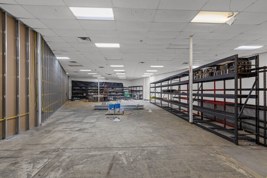 429 E March Ln, Stockton, CA à louer - Photo de l’immeuble – Image 2 sur 9