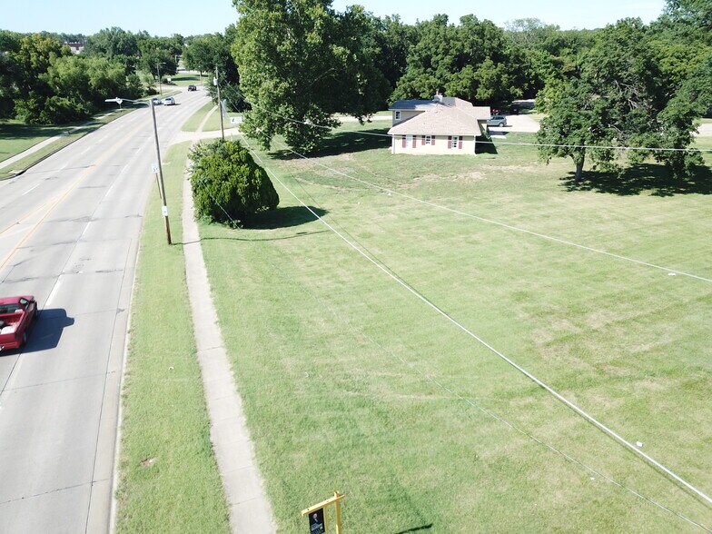 2865 SE Kansas Pl, Topeka, KS à vendre - Aérien – Image 2 sur 6