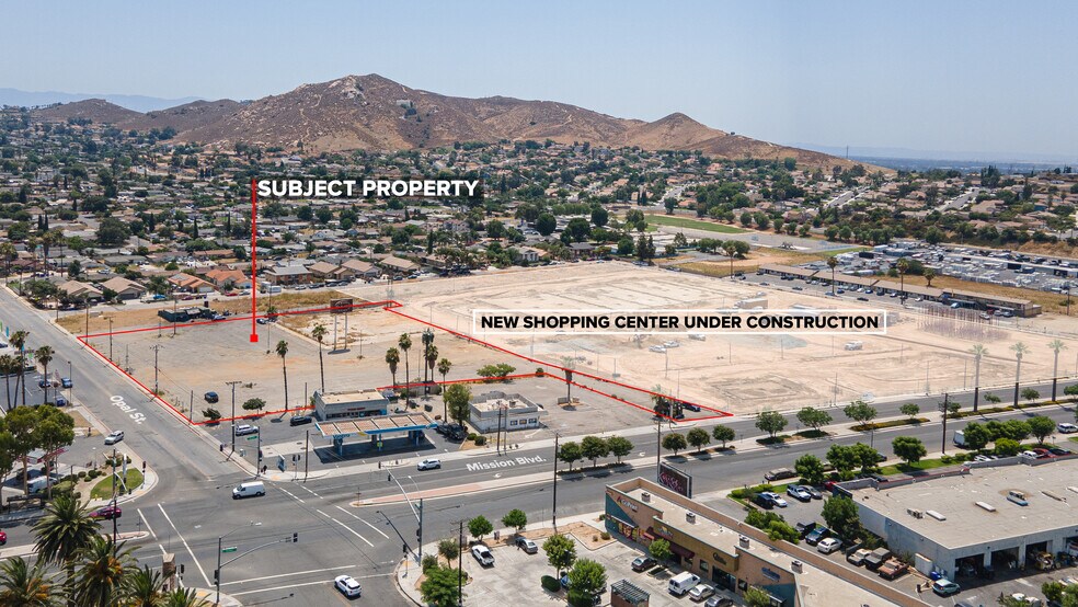 6316 Mission Blvd, Jurupa Valley, CA à louer - Photo principale – Image 1 sur 2