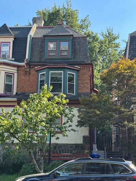 4718 Cedar Ave, Philadelphia, PA à vendre - Photo de l’immeuble – Image 2 sur 32