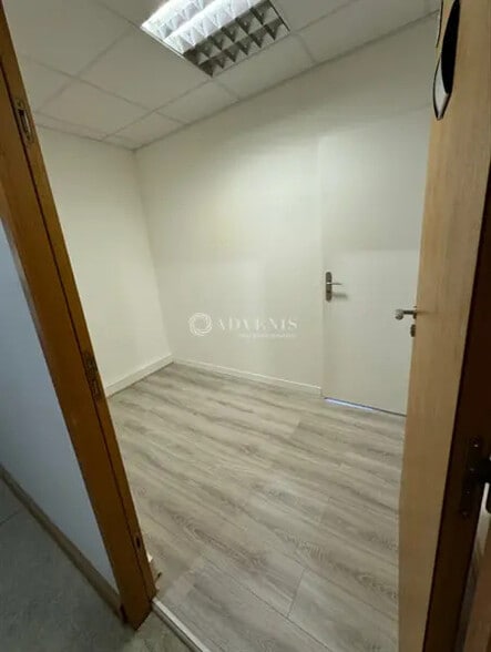 Bureau dans Montpellier à louer - Photo de l’immeuble – Image 3 sur 5