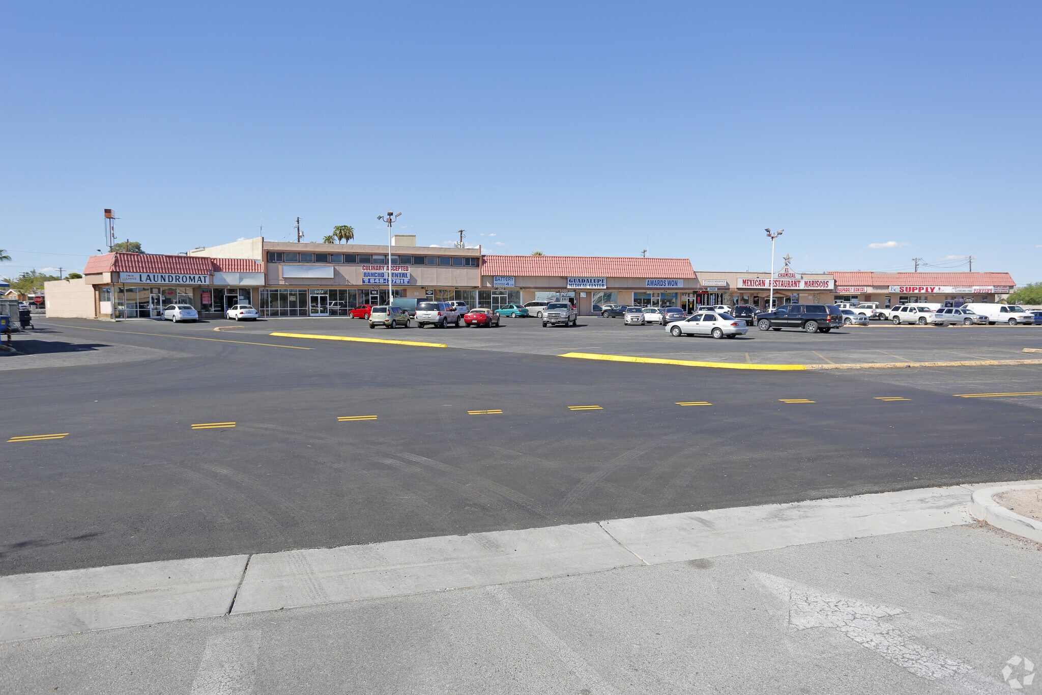 1000-1078 N Rancho Dr, Las Vegas, NV à louer Photo de l’immeuble– Image 1 sur 5