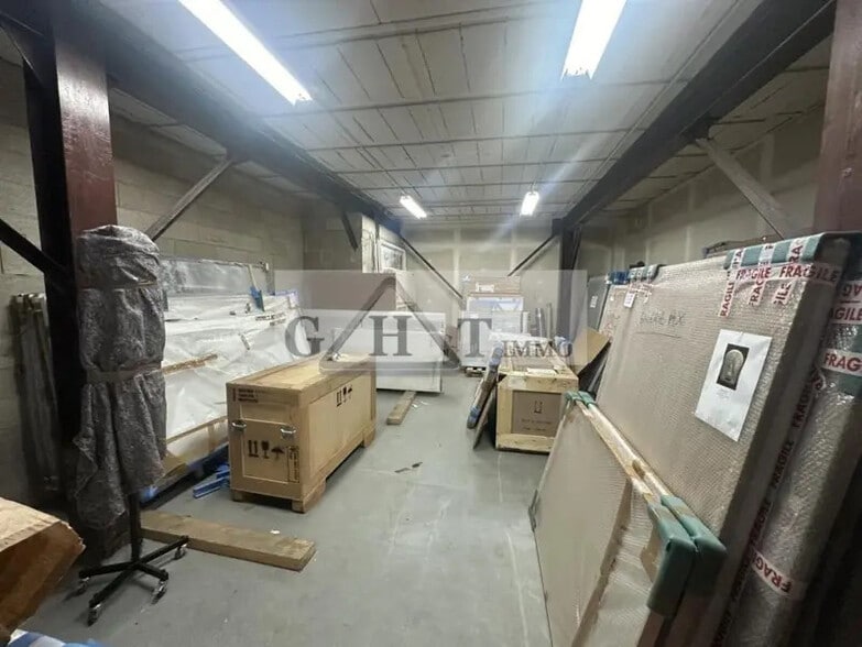 Industriel/Logistique dans Ivry-sur-Seine à vendre - Photo de l’immeuble – Image 3 sur 7