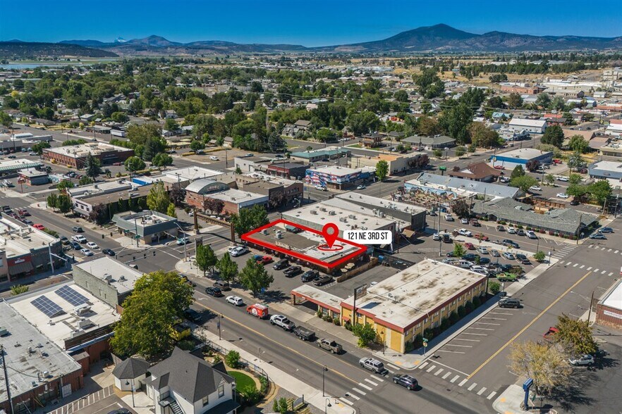 121 NE 3rd St, Prineville, OR à vendre - Photo de l’immeuble – Image 3 sur 37