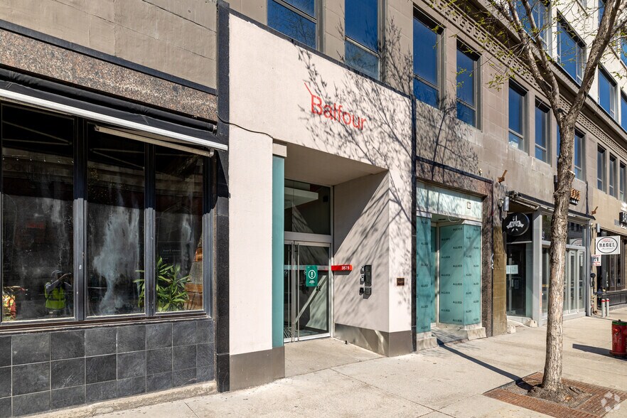 3575 Boul Saint-Laurent, Montréal, QC à louer - Photo de l’immeuble – Image 3 sur 8