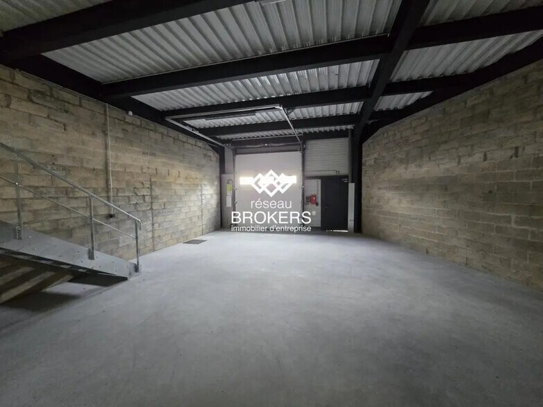 Industriel/Logistique dans Épinay-sur-Seine à louer - Photo de l’immeuble – Image 1 sur 5