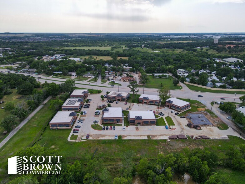 2411-2421 Fort Worth Dr, Denton, TX à louer - Photo de l’immeuble – Image 2 sur 5