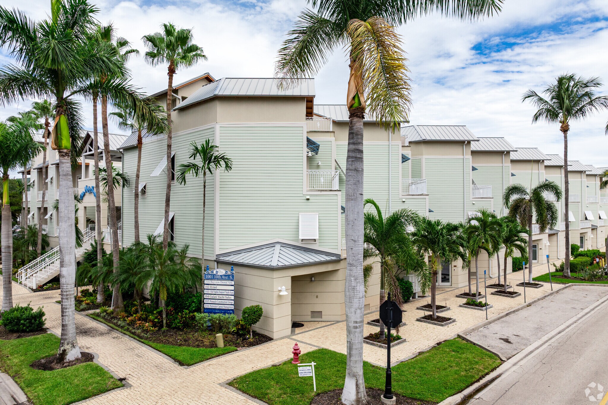 1001 10th Ave S, Naples, FL à vendre Photo principale– Image 1 sur 37