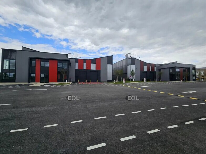 Local d’activités dans Limeil-Brévannes à louer - Photo de l’immeuble – Image 2 sur 15