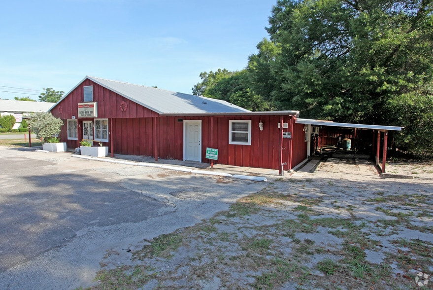 227 W Beresford Ave, Deland, FL à louer - Photo de l’immeuble – Image 2 sur 4