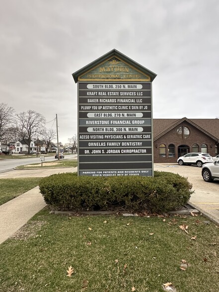 250 N Main St, Crown Point, IN à louer - Photo de l’immeuble – Image 3 sur 10