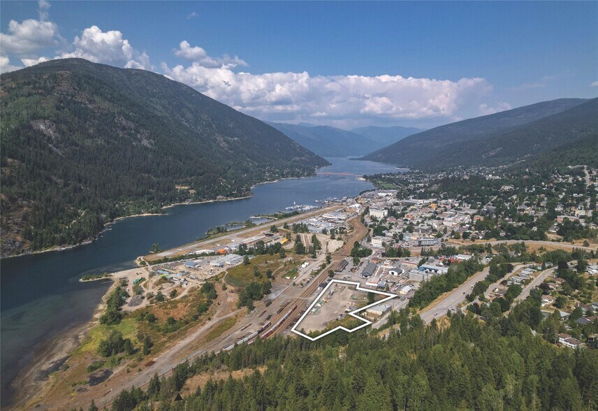 95 Government Rd, Nelson, BC à vendre - Photo de l’immeuble – Image 3 sur 25