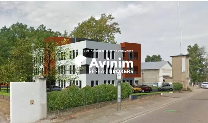 Local d’activités dans Chassieu à louer Photo de l’immeuble– Image 1 sur 2