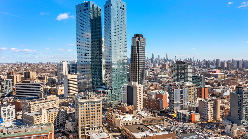 26 Journal Square, Jersey City, NJ à louer - Photo principale – Image 2 sur 33