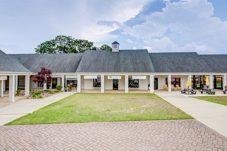 1901 Laurens Rd, Greenville, SC à vendre - Photo de l’immeuble – Image 2 sur 12