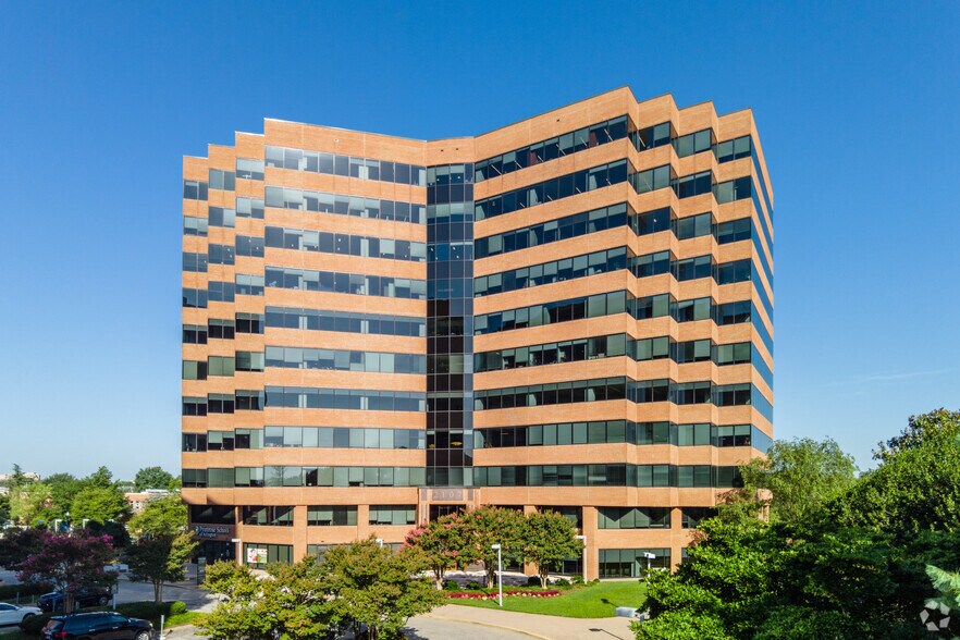 2107 Wilson Blvd, Arlington, VA à louer - Photo de l’immeuble – Image 2 sur 9