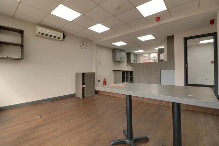 173 Wolverhampton Rd, Walsall à louer - Photo de l’immeuble – Image 3 sur 11