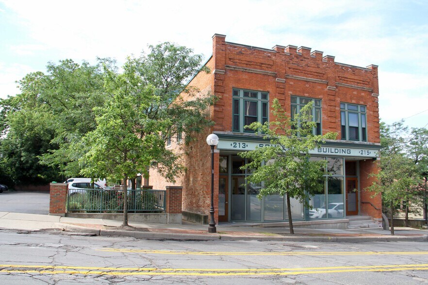 213-215 W Liberty St, Ann Arbor, MI à louer - Photo principale – Image 1 sur 14