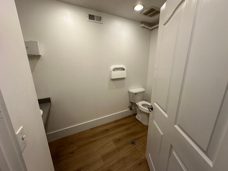 476 E Riverside Dr, St George, UT à louer - Photo de l’immeuble – Image 2 sur 12