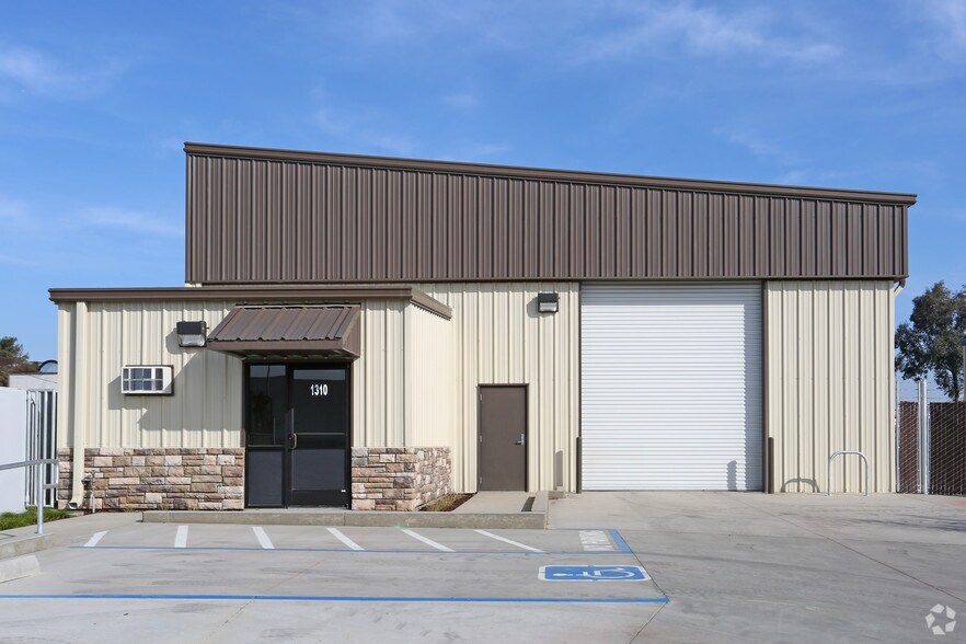 1310 Venture Ln, Turlock, CA à louer - Photo de l’immeuble – Image 3 sur 5