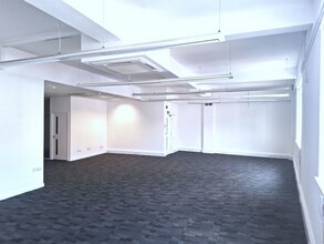 32-36 High St, Guildford à louer Photo intérieure– Image 2 sur 6