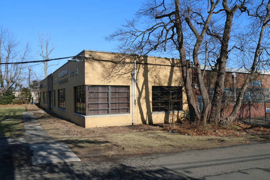 1071 Springfield Rd, Union, NJ à louer - Photo principale – Image 1 sur 2