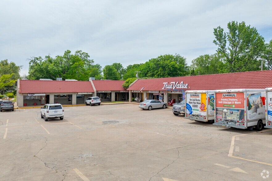 Midtown Tulsa Retail portefeuille de 2 biens à vendre sur LoopNet.fr - Photo principale – Image 3 sur 3