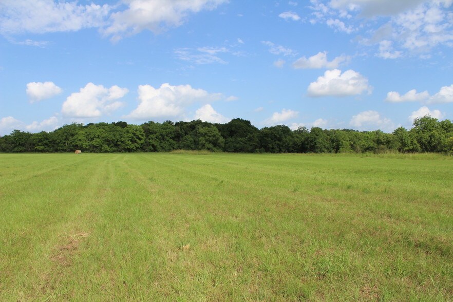 20720 Cochran Rd, Prairie View, TX à vendre - Photo de l’immeuble – Image 3 sur 8