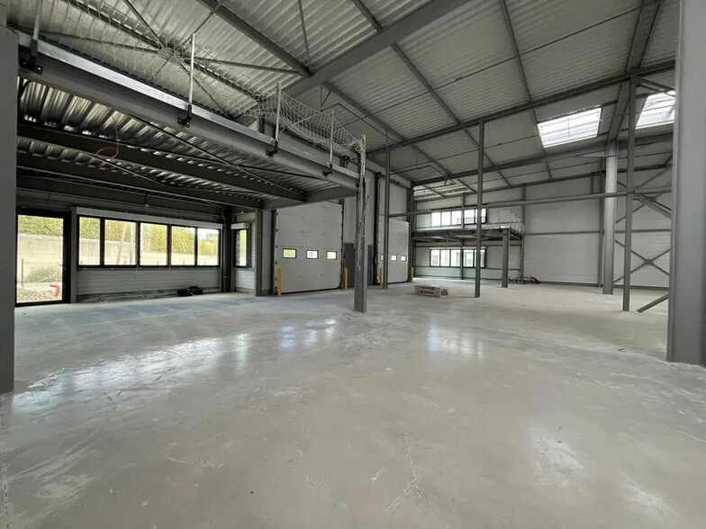 Bureau dans OULLINS-PIERRE-BÉNITE à vendre - Photo de l’immeuble – Image 3 sur 13