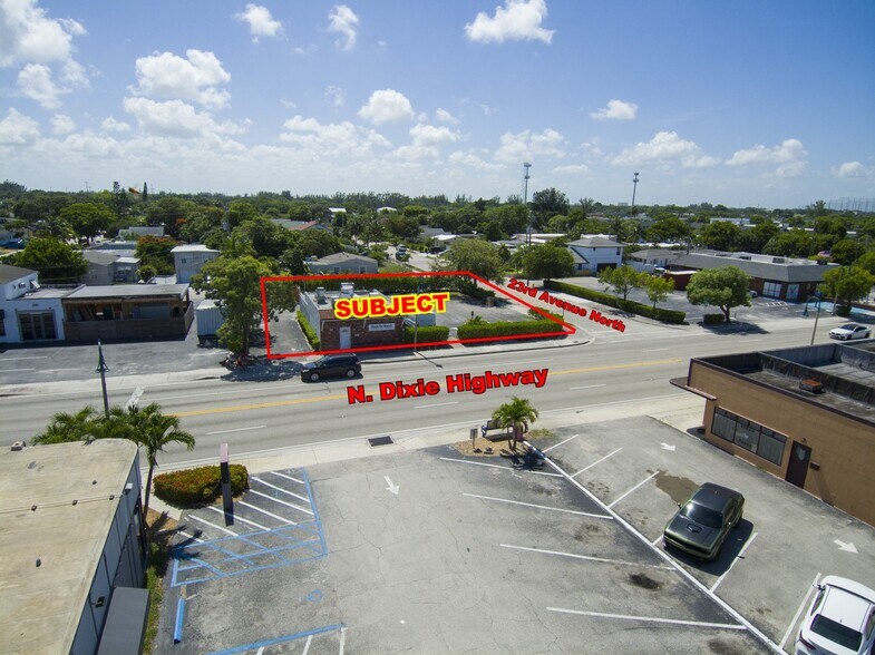 2211 N Dixie Hwy, Lake Worth, FL à vendre - Photo de l’immeuble – Image 2 sur 12