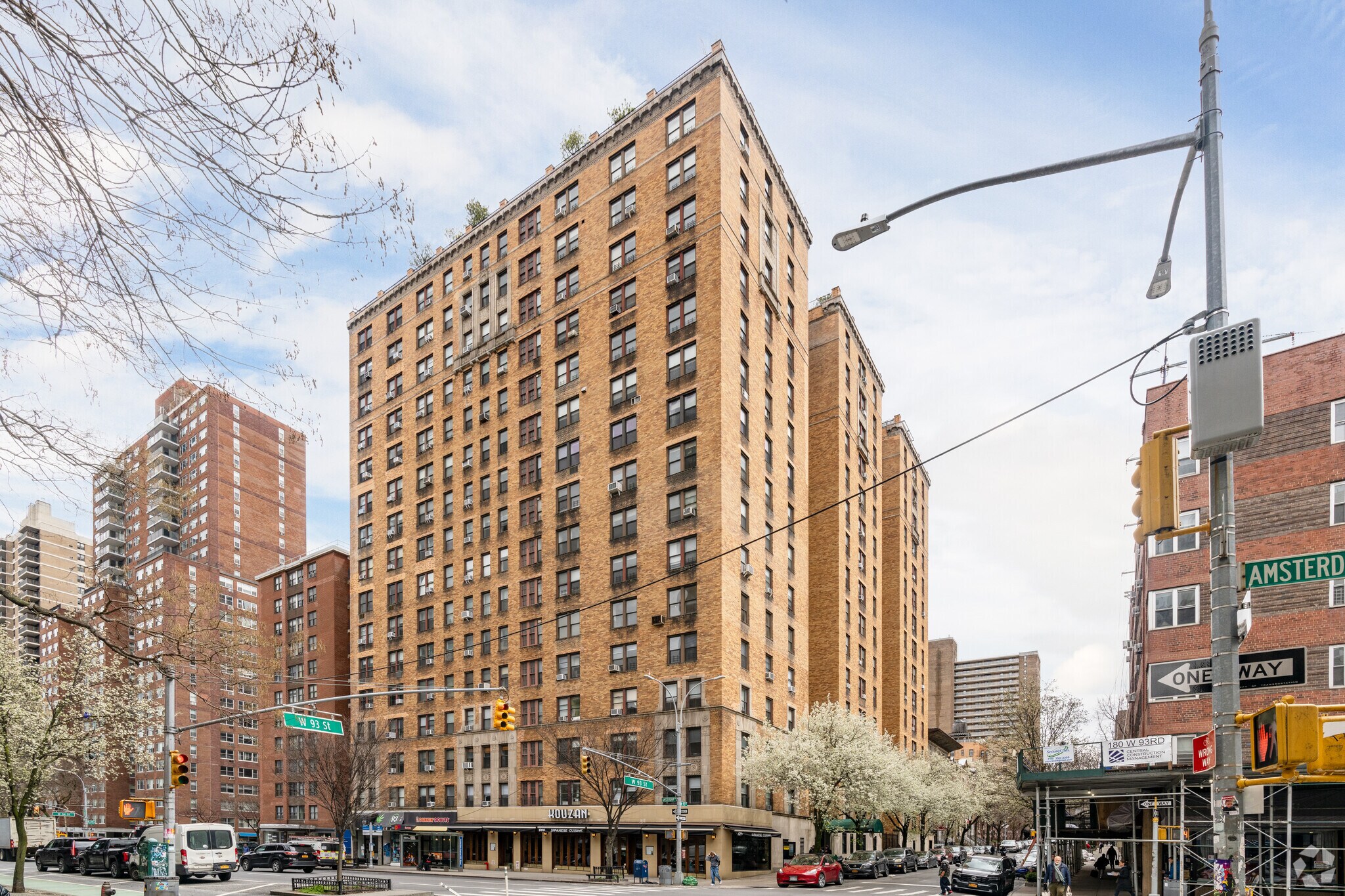 681-691 Amsterdam Ave, New York, NY à louer Photo principale– Image 1 sur 8