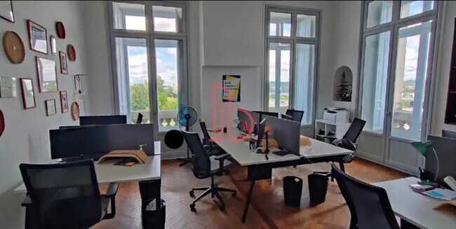 Plus de détails pour Bureau à louer