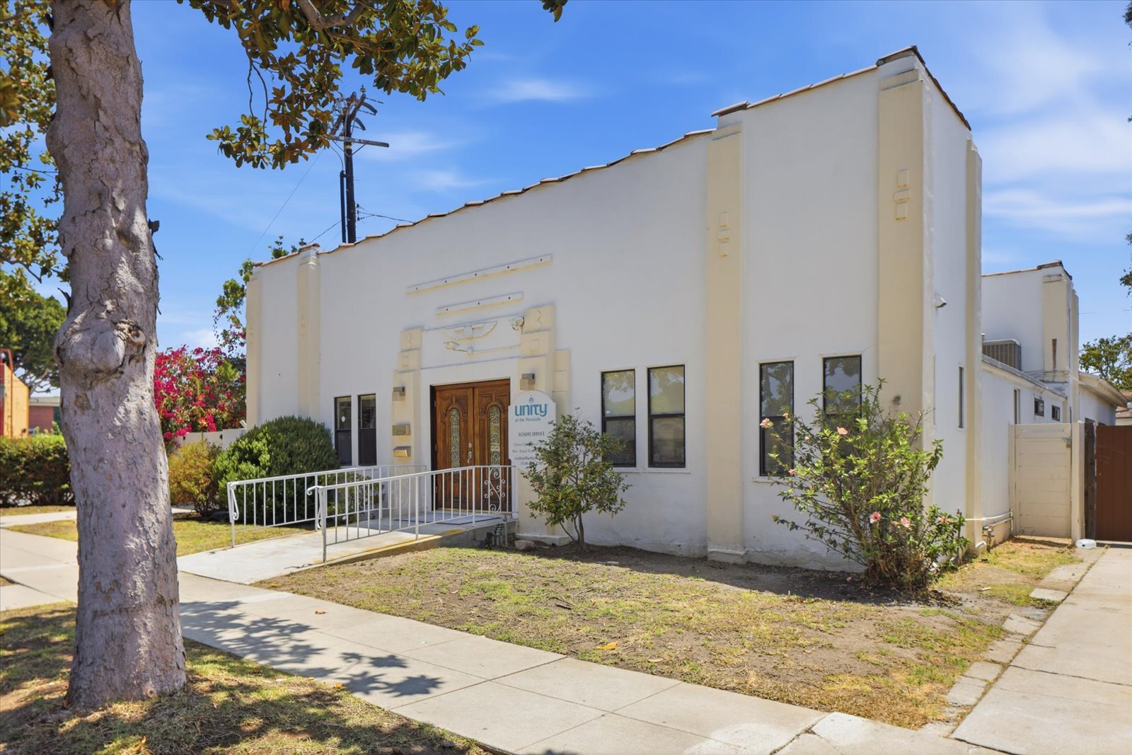 10724 Barman Ave, Culver City, CA à vendre Photo de l’immeuble– Image 1 sur 10