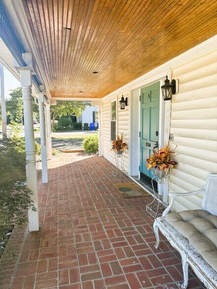 5 Oak Ave, La Plata, MD à louer - Photo de l’immeuble – Image 3 sur 8