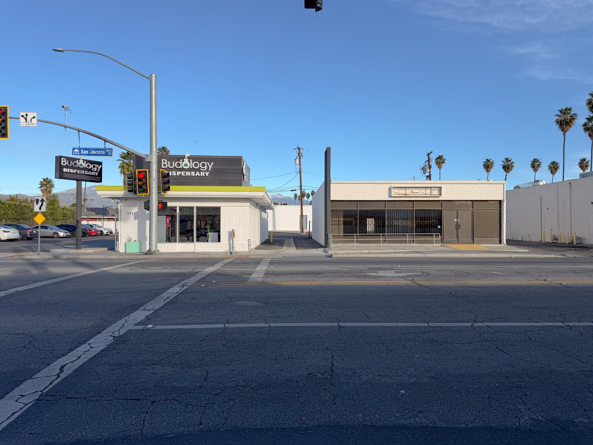 162, 168, and 172 N San Jacinto St portefeuille de 3 biens à vendre sur LoopNet.fr Photo principale– Image 1 sur 24