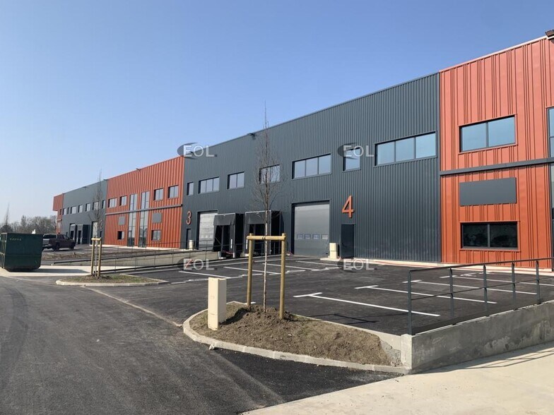 Industriel/Logistique dans Saint-Ouen-l'Aumône à louer - Photo de l’immeuble – Image 2 sur 10