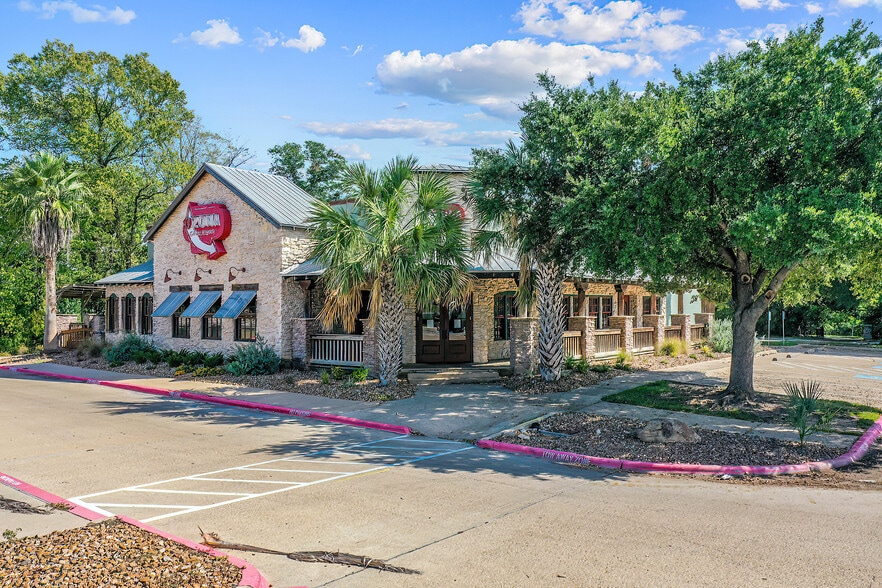520 Harvey Rd, College Station, TX à louer - Photo de l’immeuble – Image 2 sur 10