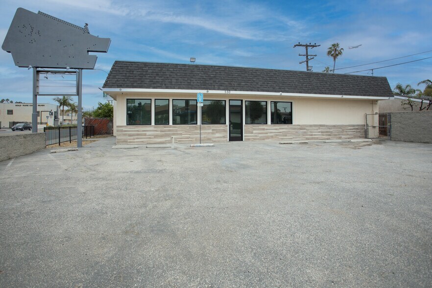 550 W Manchester Blvd, Inglewood, CA à vendre - Photo de l’immeuble – Image 2 sur 15