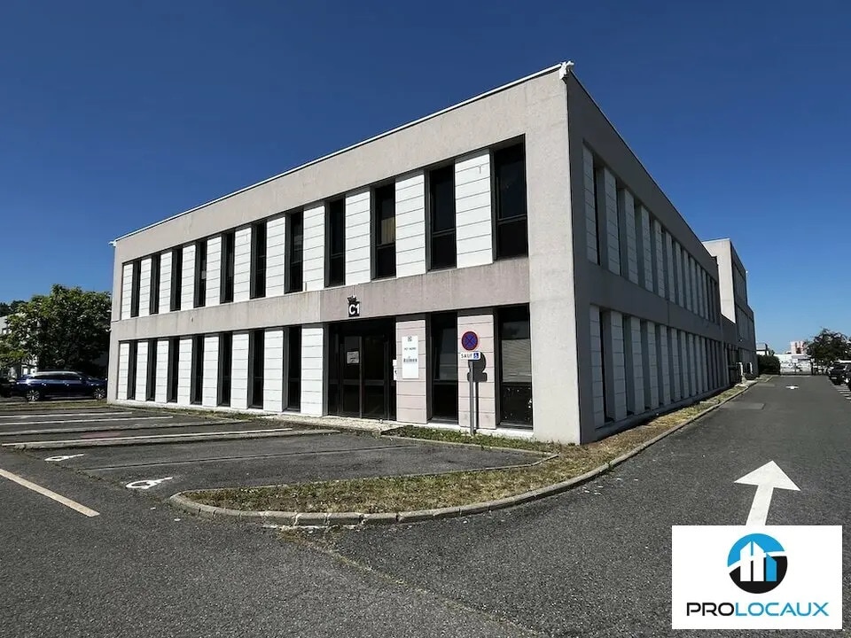 Bureau dans Compiègne à louer Photo principale– Image 1 sur 12