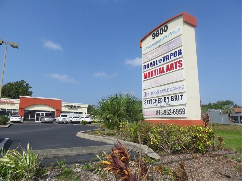 9600 66th St N, Pinellas Park, FL à louer - Photo de l’immeuble – Image 2 sur 11