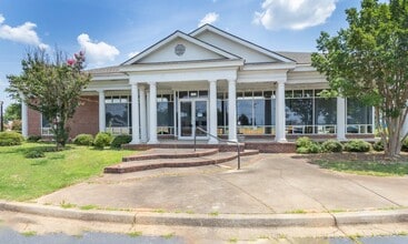 3898 Liberty Hwy, Anderson, SC à louer Photo de l’immeuble– Image 2 sur 3